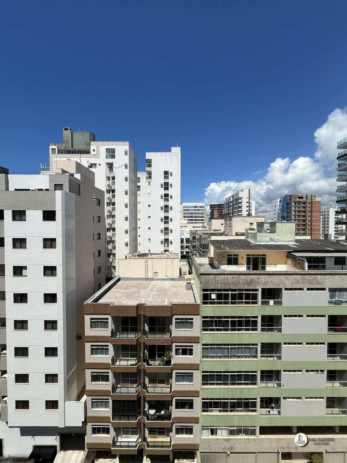 🌊 APARTAMENTO 3 QUARTOS COM VISTA ETERNA PARA O MAR — PRAIA DO MORRO    Acorde todos os dias com o mar na sua janela. - Del Credere Imóveis