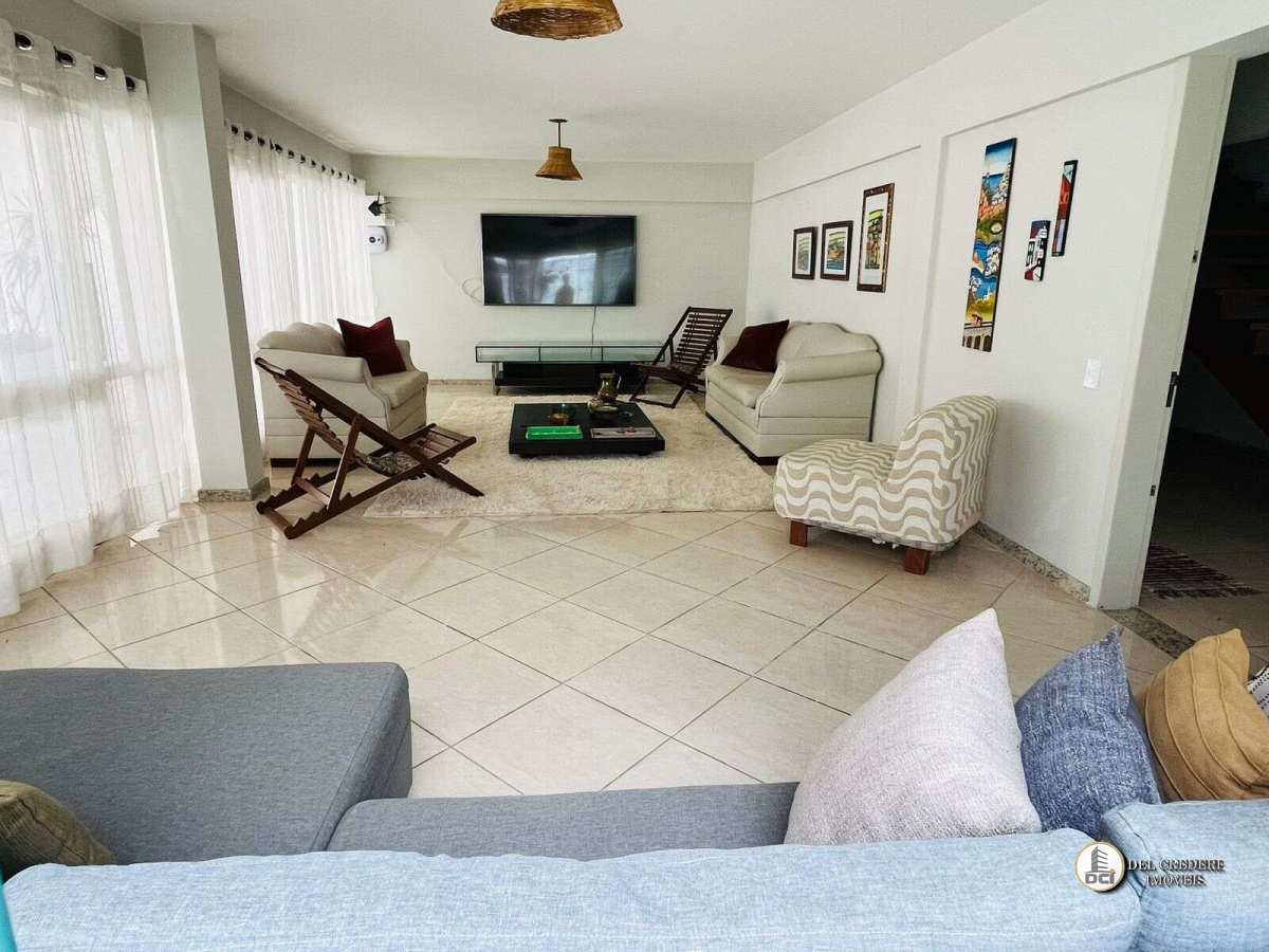 Casa à venda em Guarapari, Ipiranga, com 5 quartos, 550m² - Del Credere Imóveis