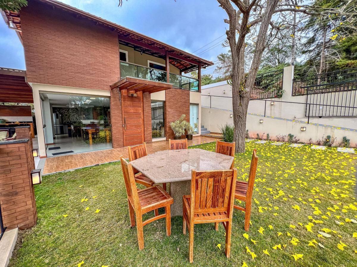 Casa Duplex á venda com 6 suítes - Aracê - Domingos Martins-ES - Del Credere Imóveis