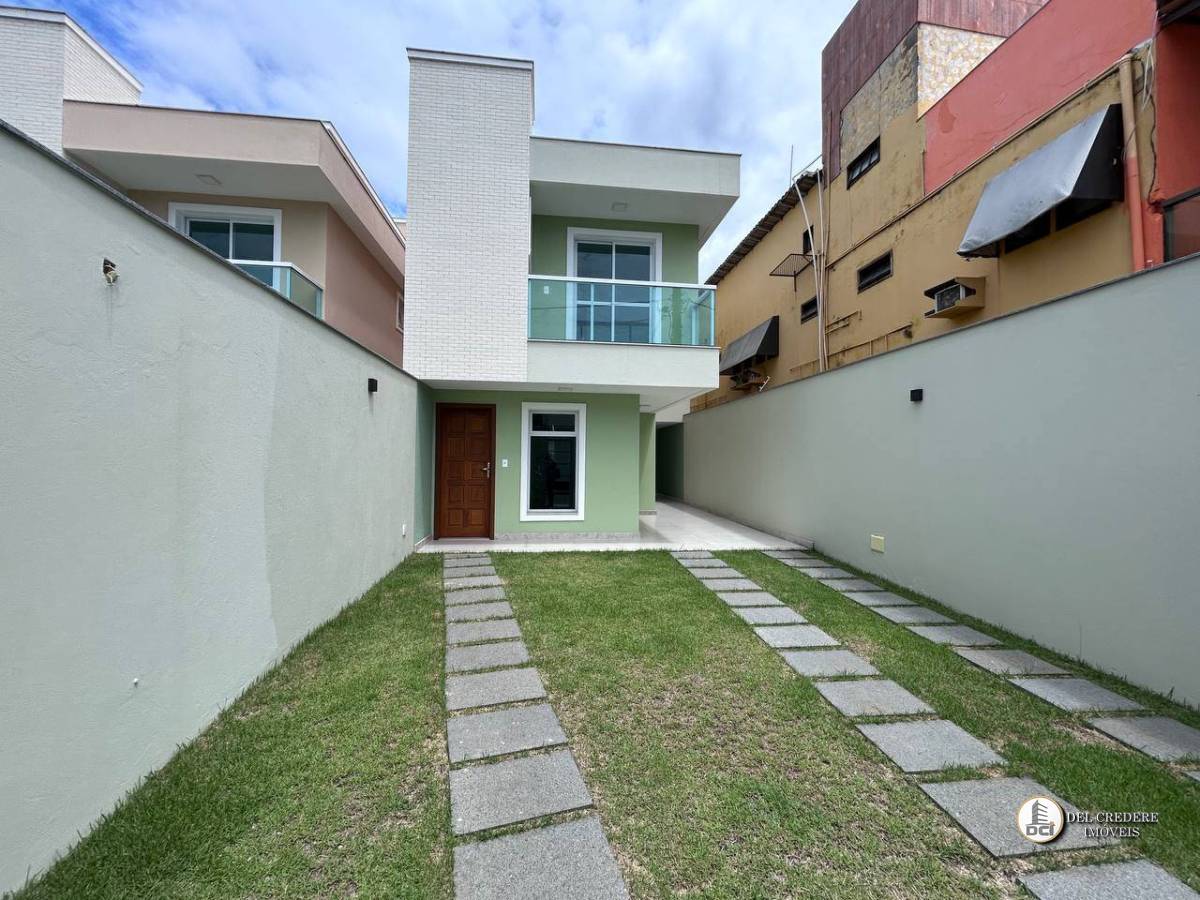 Casa Duplex á venda 3 Quartos sendo 1 suíte, 2 vagas, gourmet com churrasqueira - Praia do Morro - Guarapari-ES