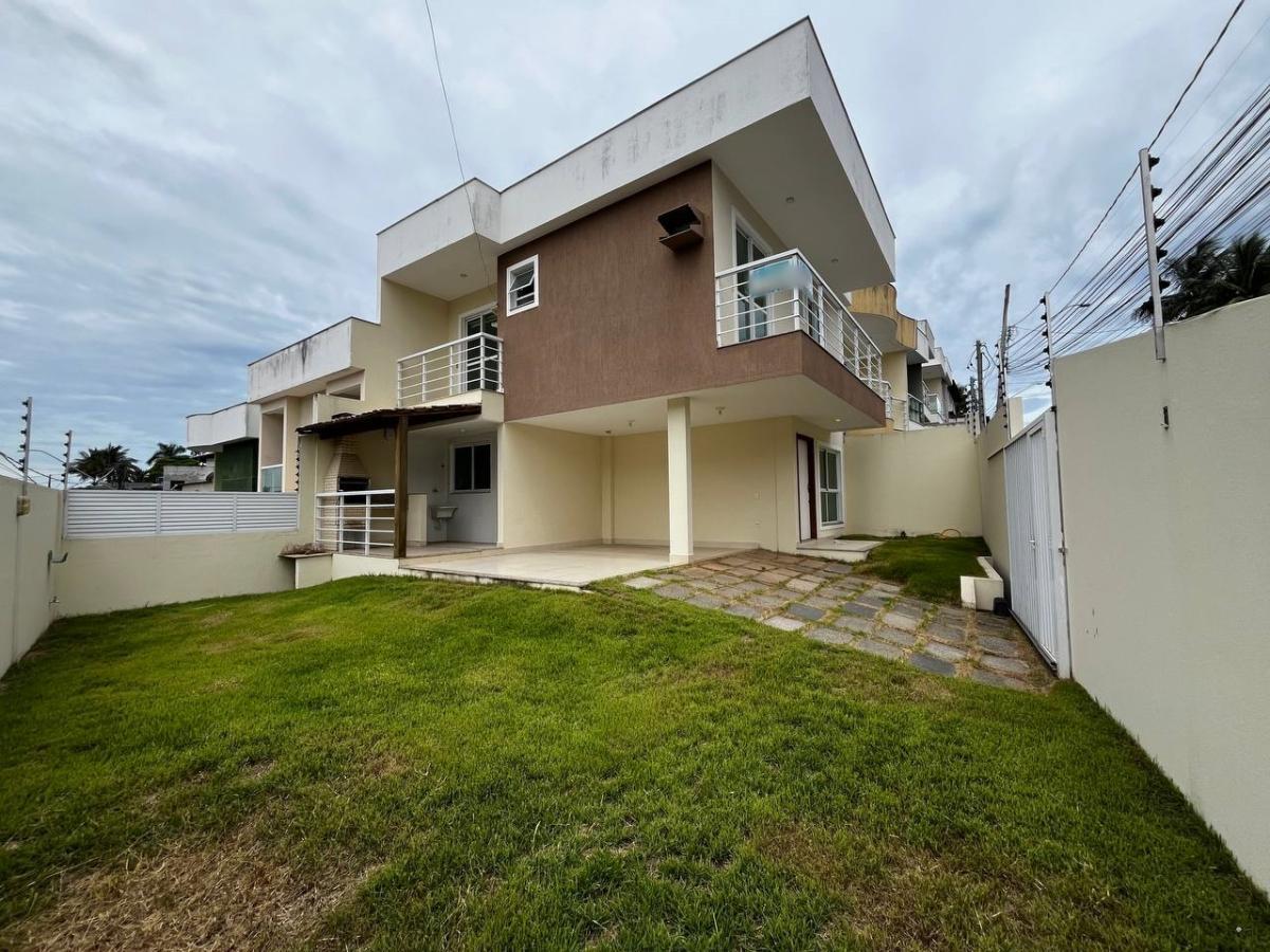 Casa Duplex á venda 3 Quartos sendo 1 suíte, lazer com quintal e churrasqueira - Ipiranga - Guarapari/ES