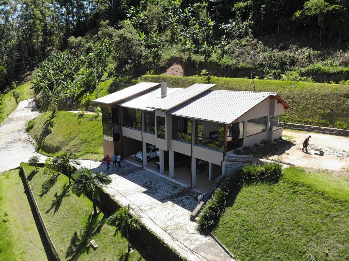 Mansão à venda  3 Suítes com 400m² em Vargem Alta/ ES